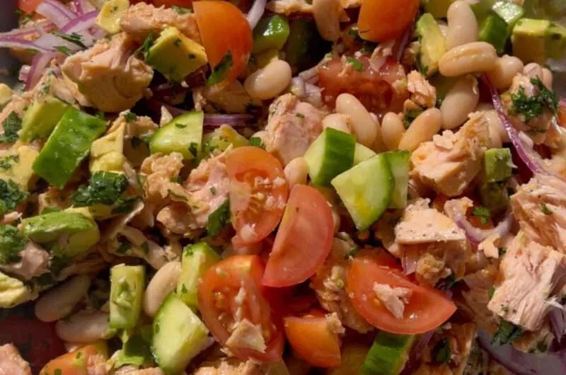 Mediterranean-Style Tuna & Bean Salad