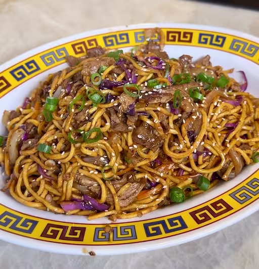 Beef Chow Mein with Black Pepper Sauce
