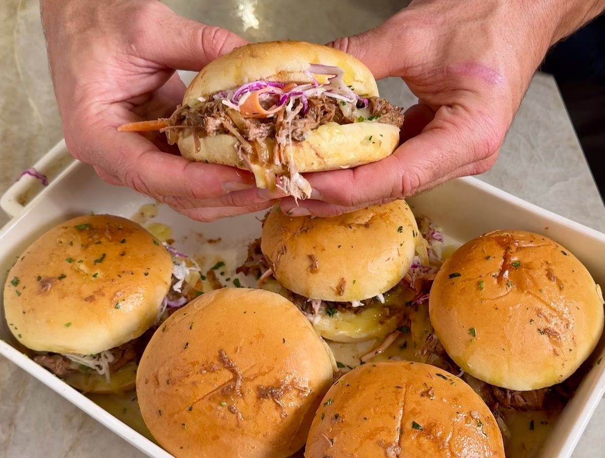 Slow Cooker Pulled Beef Sliders