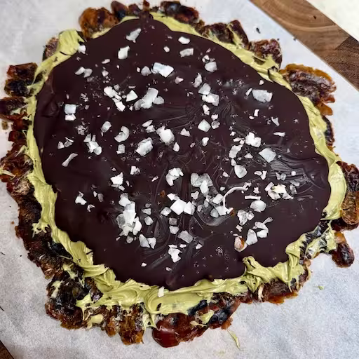 No-Bake Pistachio Date Slice